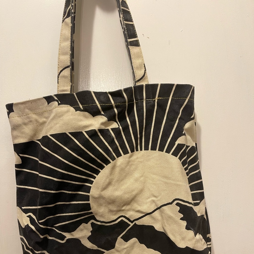 BDG Printed Tote Bag - Picture 6 of 7